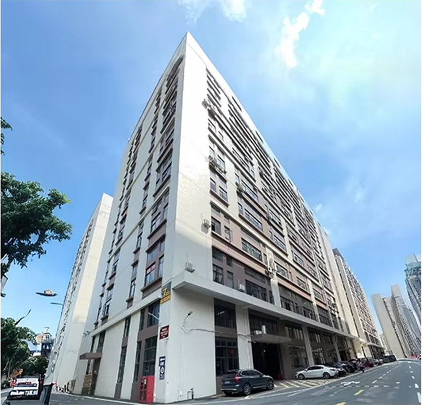 公司位于廣東順德容桂杰森家電工業(yè)園，面積近20000平方米，全自動(dòng)生產(chǎn)車間,配備有國(guó)際專業(yè)水平的生產(chǎn)技術(shù)人員和檢驗(yàn)、檢測(cè)設(shè)備，具有年產(chǎn)近100萬臺(tái)油煙機(jī)、燃?xì)庠罹?、熱水器、集成灶具等廚房電器的能力；公司自1999年從事家用吸油煙機(jī)研發(fā)生產(chǎn)，始終走自主研發(fā)生產(chǎn)路線，注重科技創(chuàng)新；經(jīng)過多年的創(chuàng)業(yè)，積累了豐富的家用抽油煙機(jī)、燃?xì)庠罹?、燃?xì)鉄崴骷皟羲鞯葟N房電器產(chǎn)品的生產(chǎn)制造經(jīng)驗(yàn)。